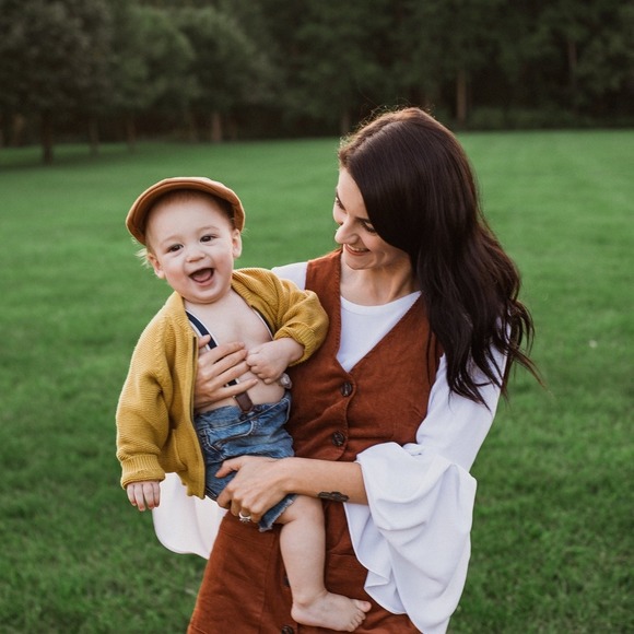 Meet your Posher, Mikaela - Picture 1 of 1